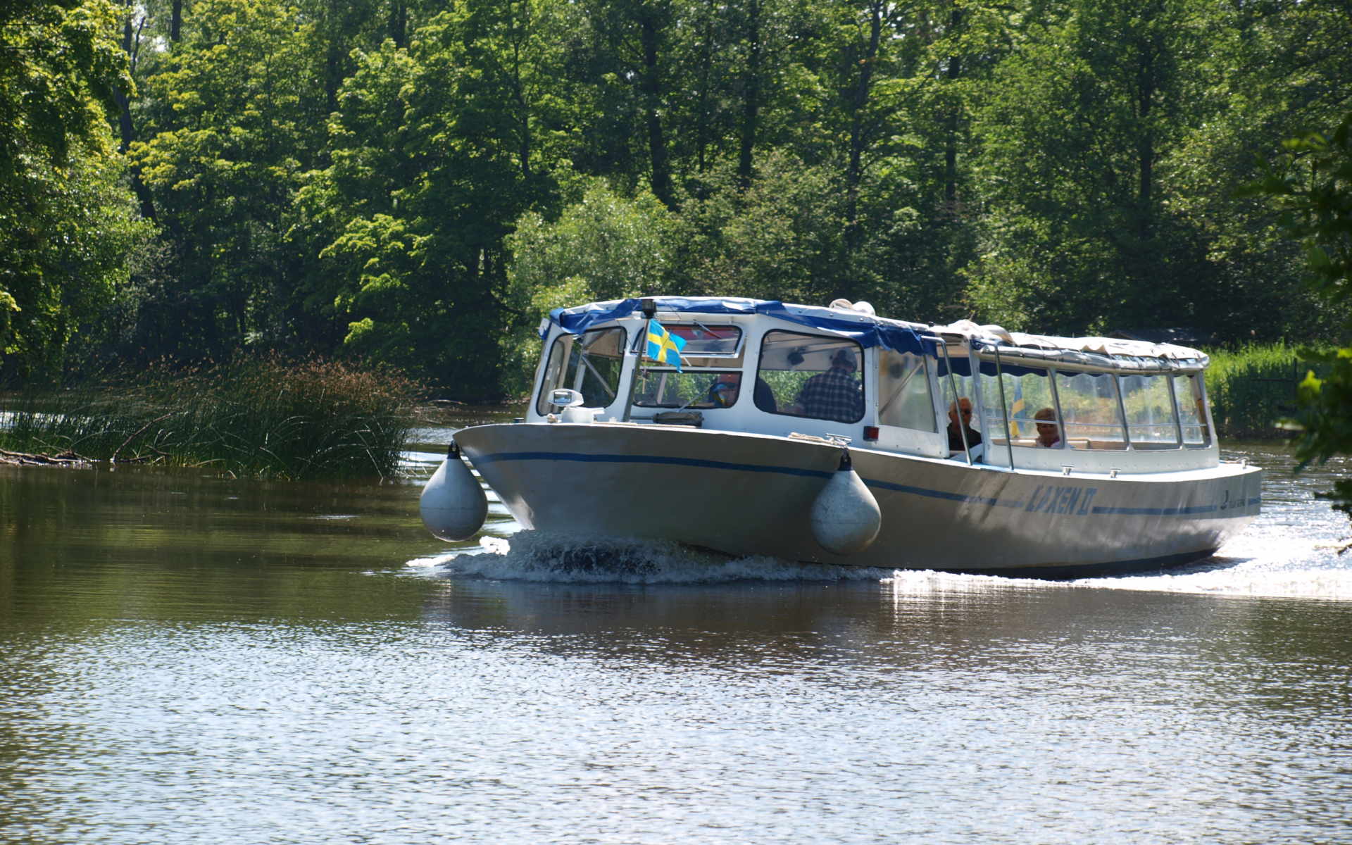 Turistbåten Laxen 11 juni - 14 augusti